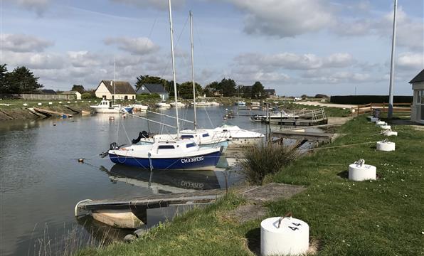 Port de Quineville proche de notre Hotel en Normandie
