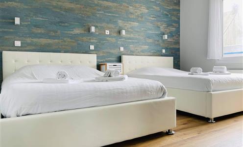 Chambre Quadruple - Hôtel de la Plage entre Saint Vaast la Hougue et Sainte Mère Eglise