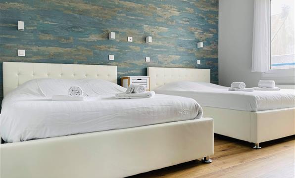 Chambre Quadruple - Hôtel de la Plage entre Saint Vaast la Hougue et Sainte Mère Eglise